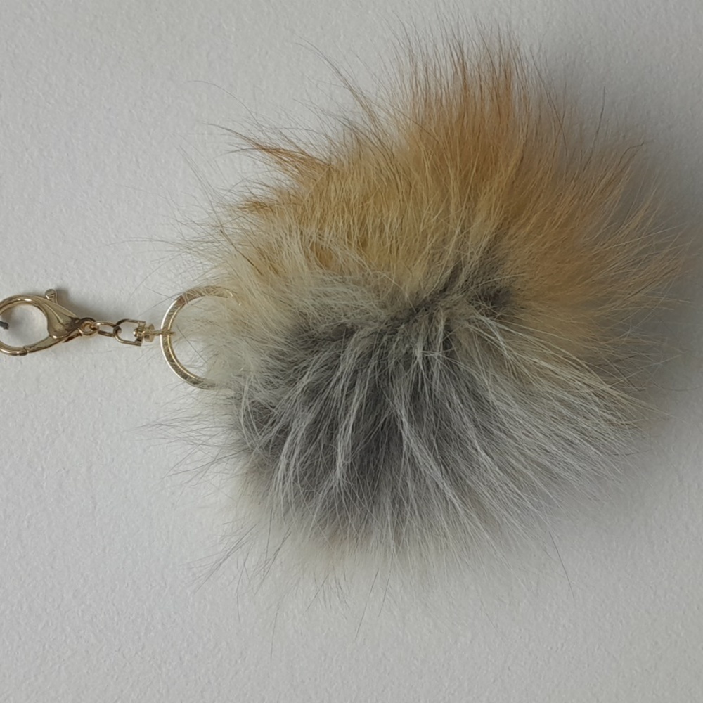 Handmande Fur pompom Key Holder